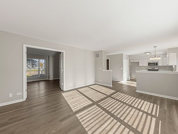 3rd image of 568 Rebecca Ln
