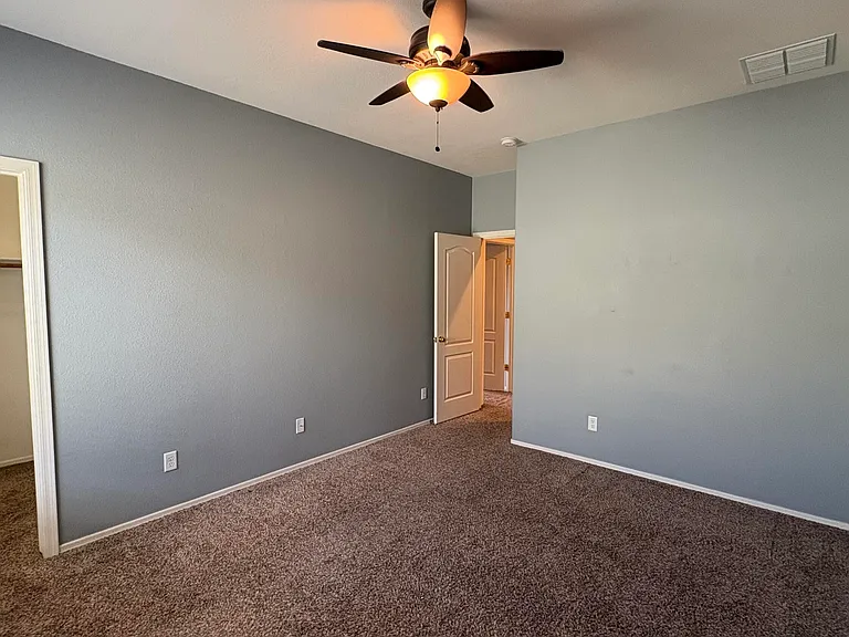15165 N 143rd Ave — Photo 59