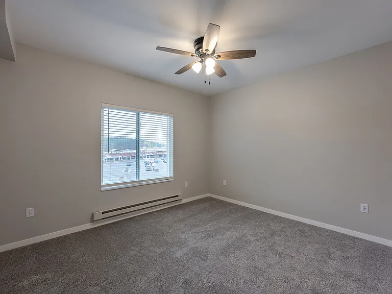 Northern Lights Apartments — Photo 22