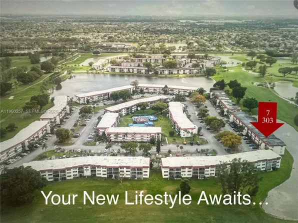 9300 N Hollybrook Lake Dr APT 303, Hollywood, FL 33025