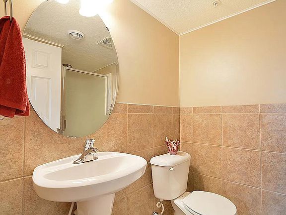 3rd image of 5042 Yuma Ln N