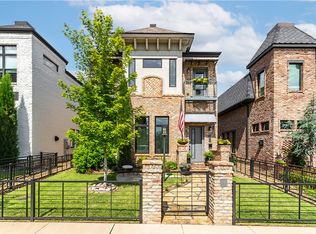 230 SW D St, Bentonville, AR 72712