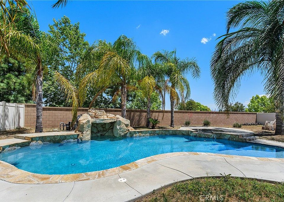 1st image of 37066 Whispering Hills Dr