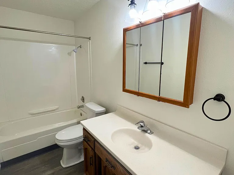 1510 E Gateway Cir S #106 — Photo 5