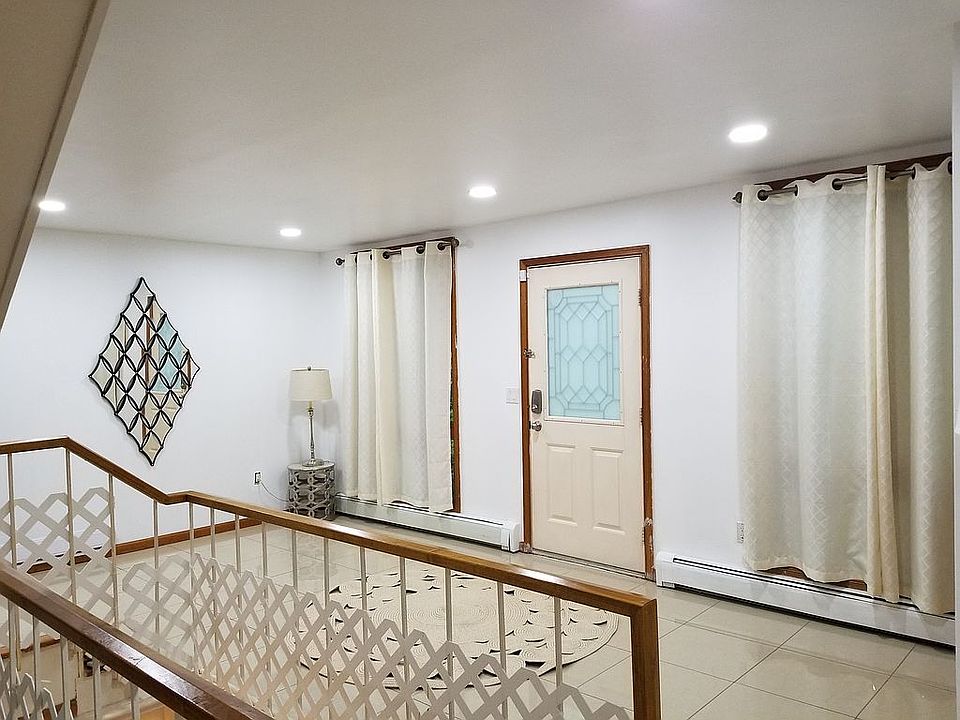 2nd image of 107 Oakenshield Dr