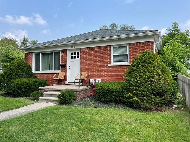 720 Louis Ave — Photo 16