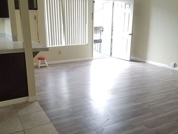 3rd image of 12025-27 Winter Gardens Blvd