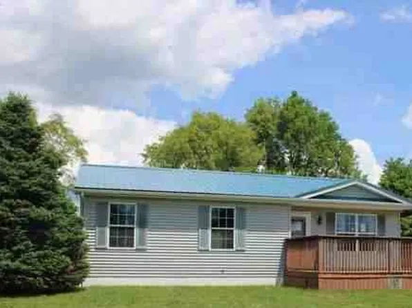 107 Horseshoe Ln, Corry, PA 16407