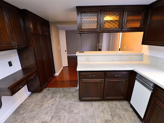2nd image of 510 Sefton Ave APT C