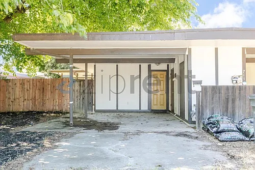 709 Adeline Pl Photo 1