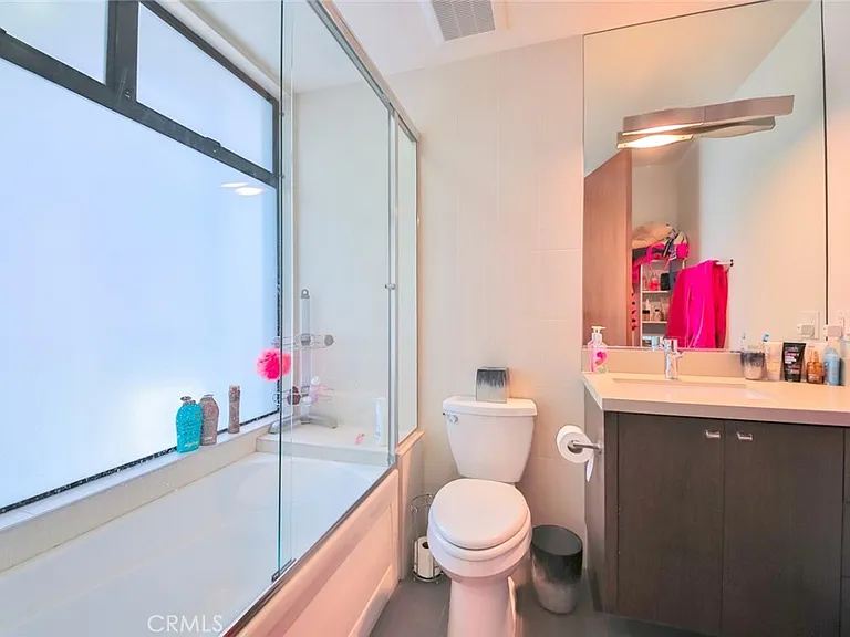 104 Manhattan Ave — Photo 28