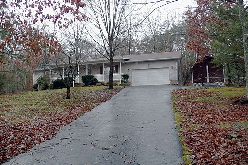 1st image of 395 Robin Hood Dr