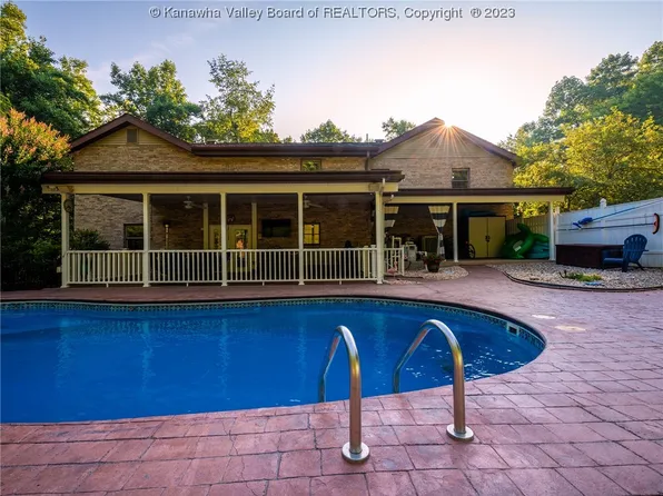 202 Mary St, Poca, WV 25159