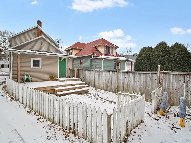 227 Regent St — Photo 22