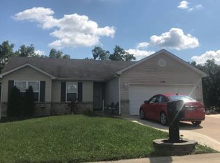 1704 Saint Charles Dr, Hillsboro, MO 63050