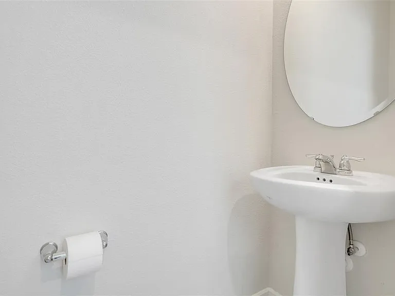 7780 Syracuse Dr — Photo 32