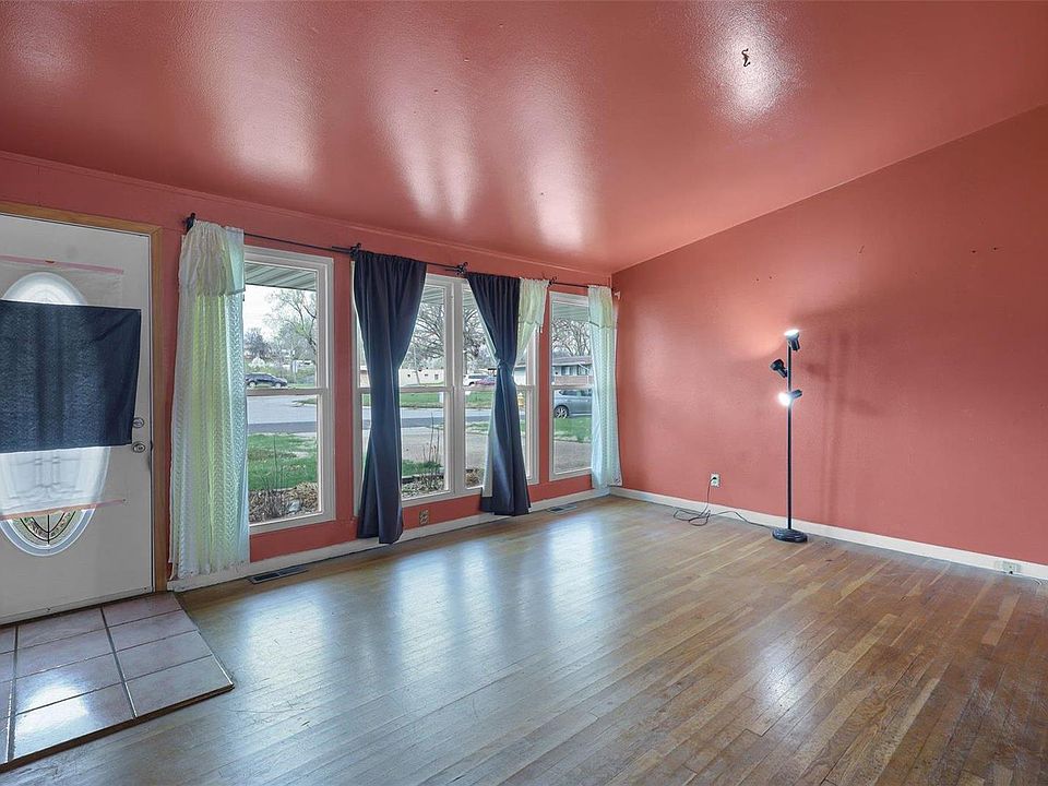 10700 Hallstead Dr, Saint Louis, MO 63136 Zillow