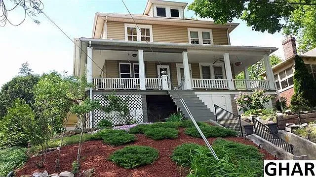 829 Pennsylvania Ave photo 1
