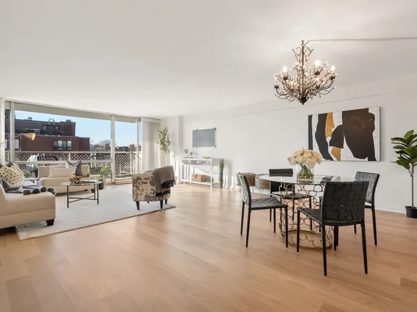 45 Longwood Ave APT 512, Brookline, MA 02446
