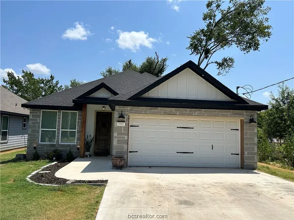 707 N Sharp St, Franklin, TX 77856