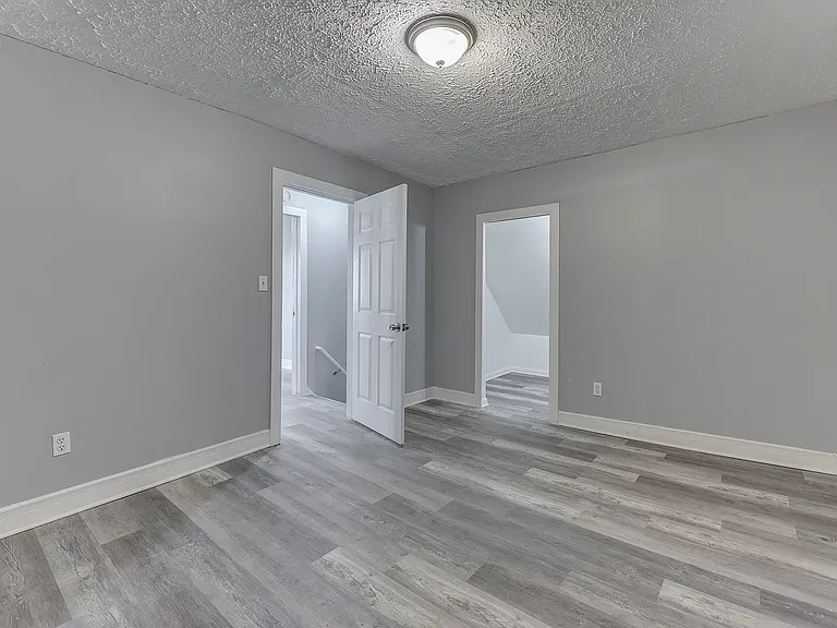 2109 Barth Ave — Photo 12