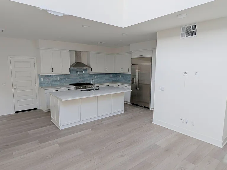 10632 Hud Ct — Photo 2