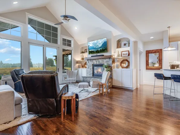 5017 Flatwater Dr, Whitefish, MT 59937