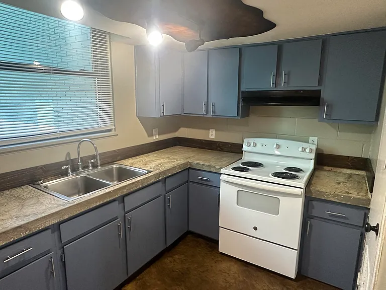 713 Wilkinson Blvd #1 — Photo 8