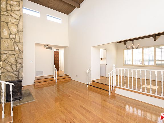 5th image of 1131 12th St APT 307