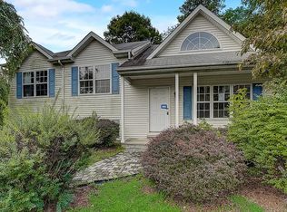 17 Towpath Ln, Stanhope, NJ 07874