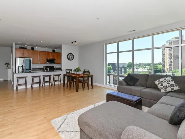 1550 East Royall PLACE #509, Milwaukee, WI 53202