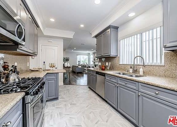 4th image of 3090 Newton St