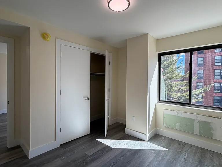 2512 Bronx Park E #A — Photo 13