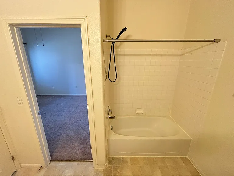 2305 W Horizon Ridge Pkwy #2324 — Photo 11