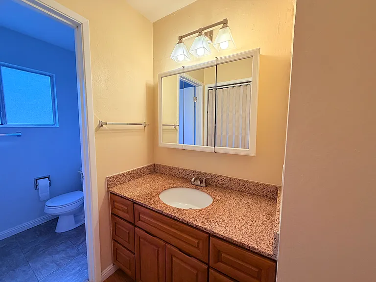 111B Ascot Ct — Photo 17