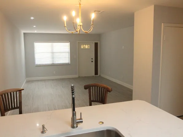 125 Castlewood Drive #1, North Palm Beach, FL 33408