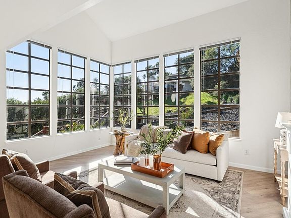 4th image of 50 Robinhood Drive