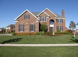 65 Tournament Dr N, Hawthorn Woods, IL 60047