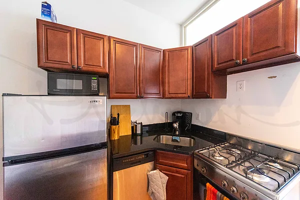 Rented by Platinum Properties | media 16