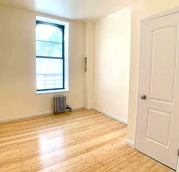 220 Wadsworth Ave #104 — Photo 4