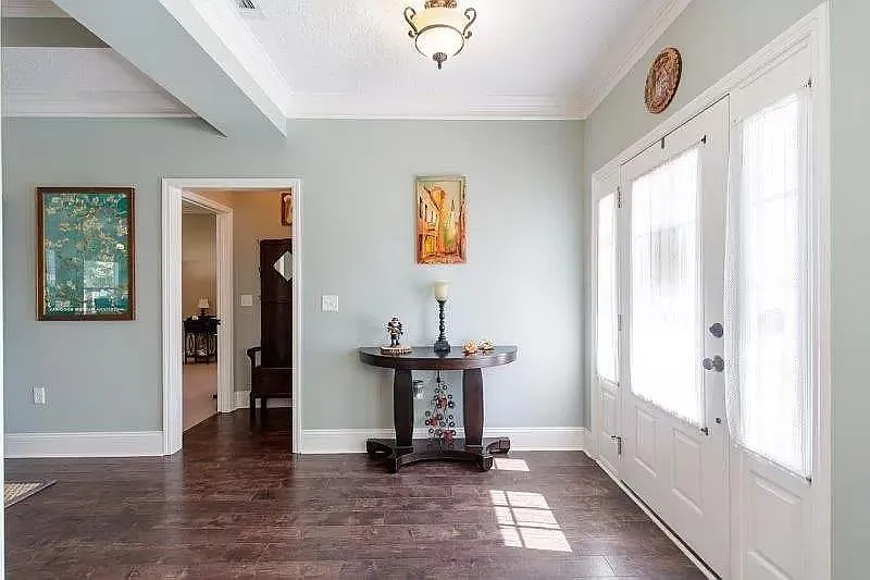 612 Barnside Ln — Photo 2