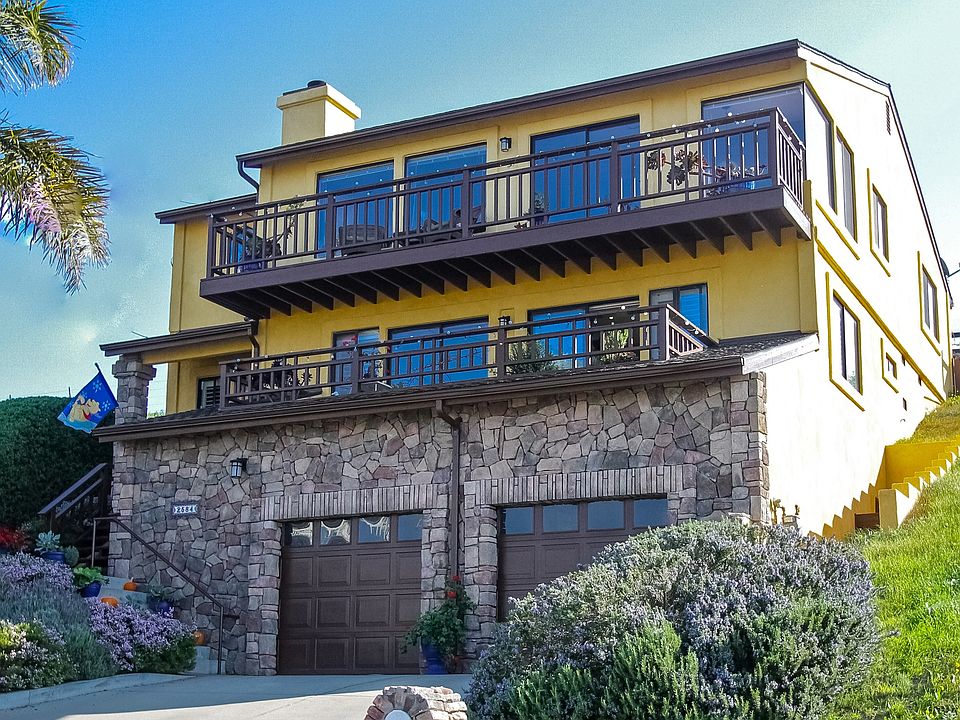 1st image of 2584 Nutmeg Ave