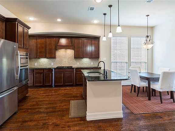 4th image of 12539 Hollister Dr