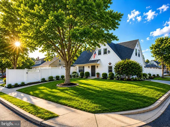43 Northpark Dr, Levittown, PA 19054
