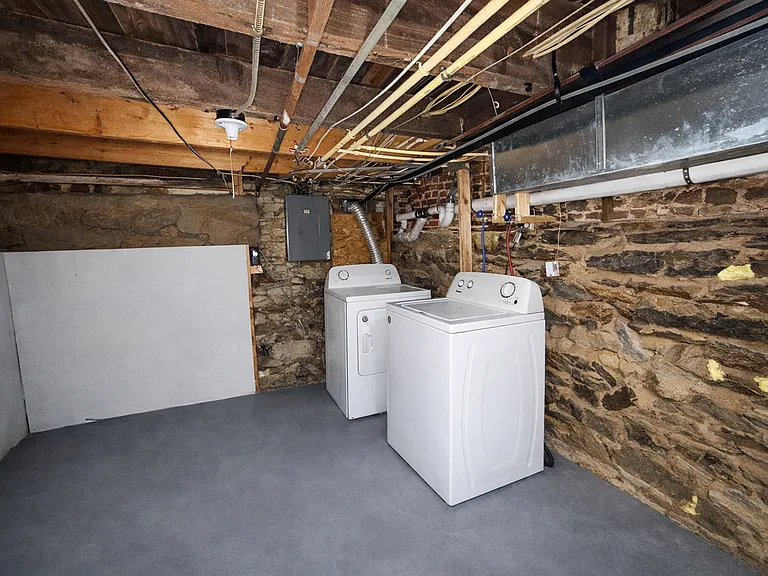 1163 Cleveland St — Photo 7