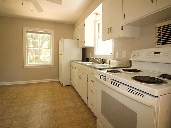 5th image of 3305 Autumn Way