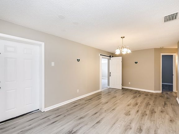 5th image of 1814 Elmwood Dr