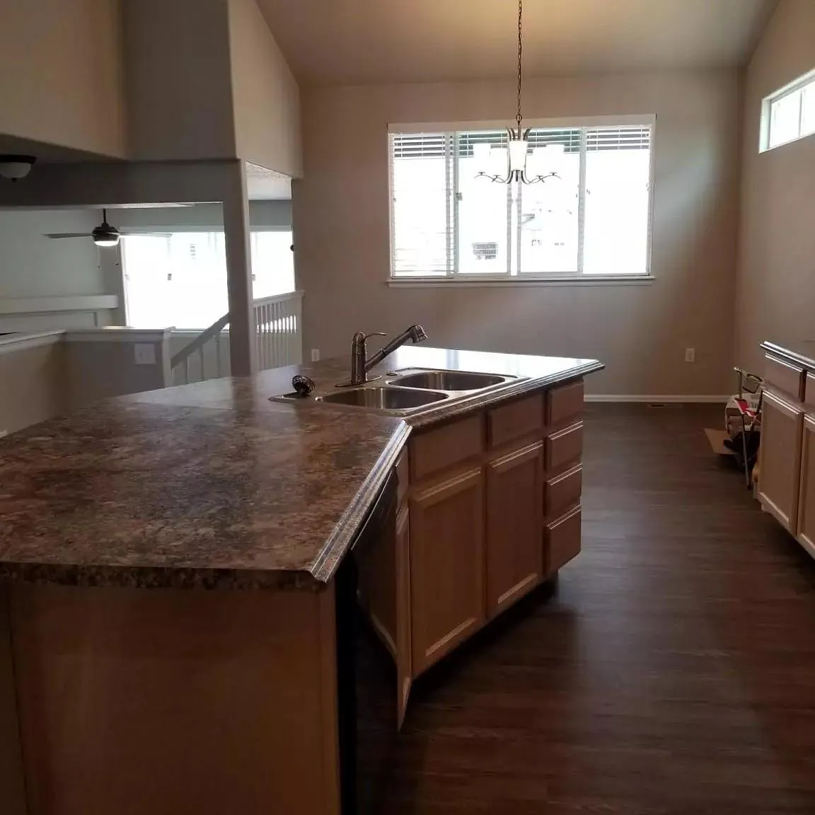 4 bed, 2242 sqft, $3,000 — Photo 4