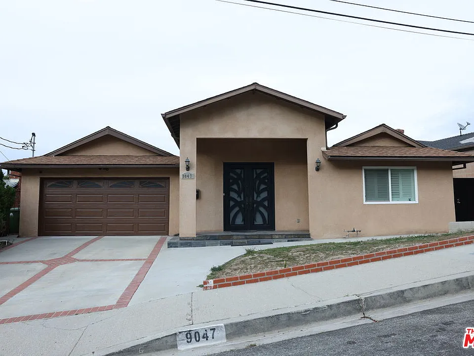 9047 Riderwood Dr