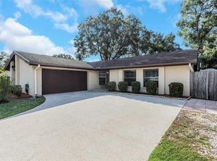 15606 Bear Creek Dr, Tampa, FL 33624
